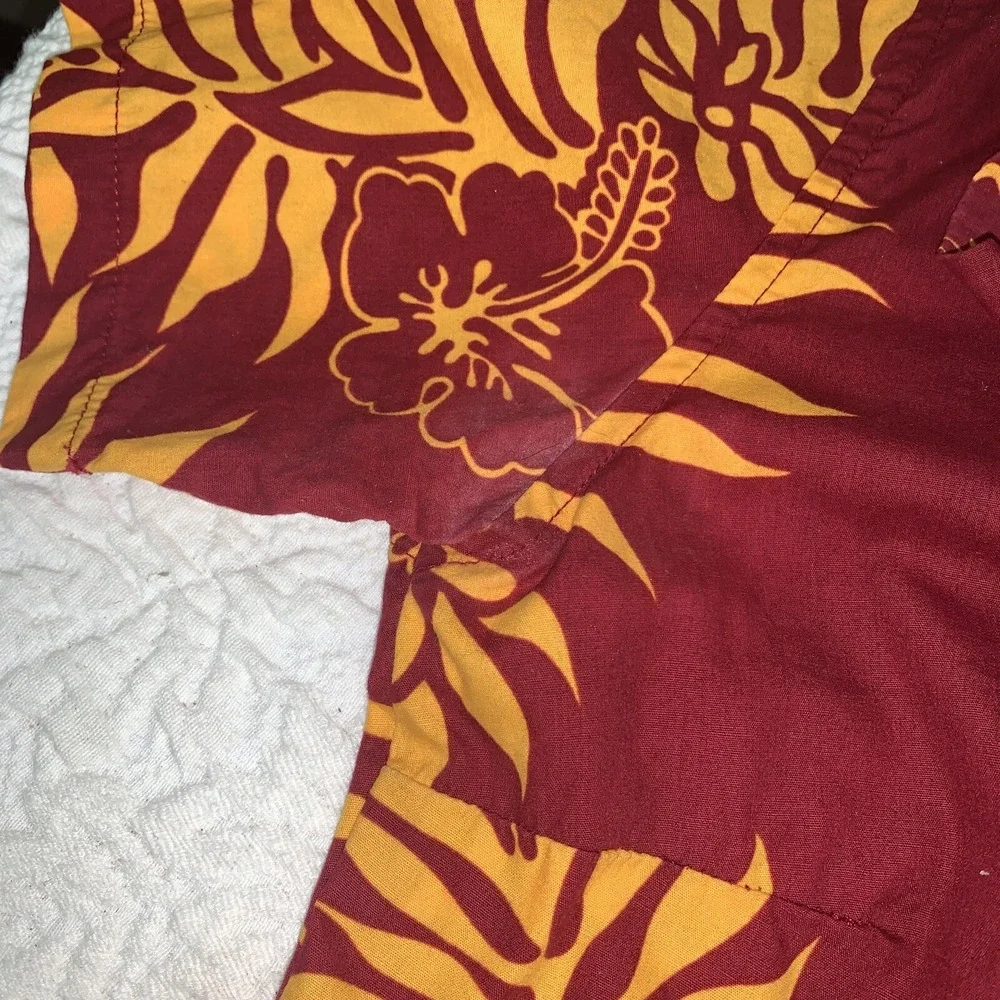 Go Barefoot Shirt Mens M Red Yellow Floral‎ Hawaiian USA Made Cardinal Gold